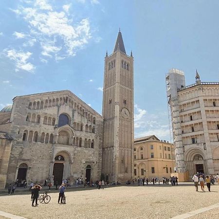 Luxury 5 Al Duomo Di Parma Lägenhet Exteriör bild