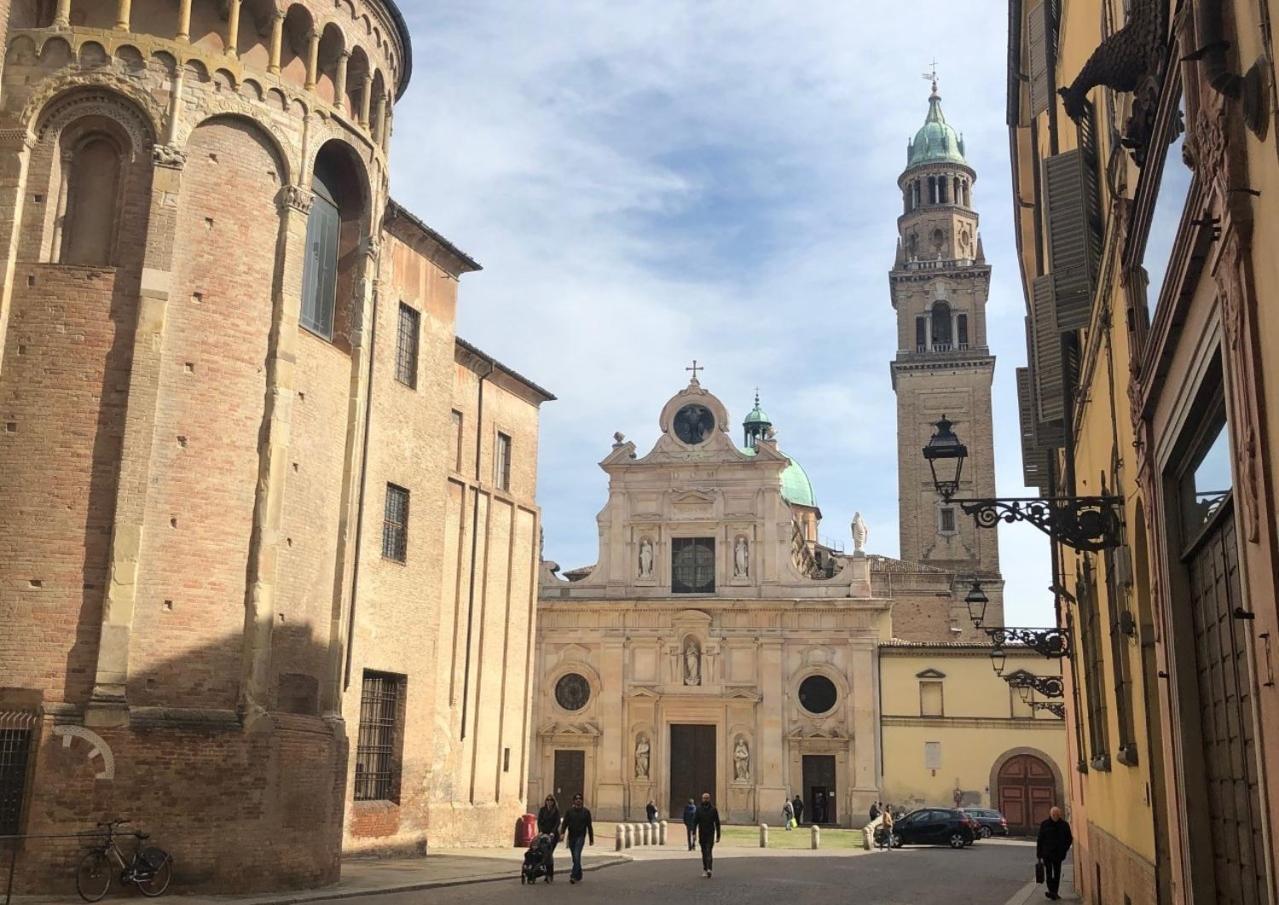 Luxury 5 Al Duomo Di Parma Lägenhet Exteriör bild